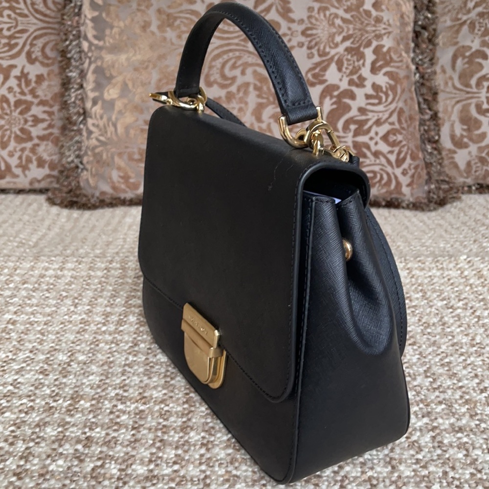 Michael Kors Bridgette MD TH Messenger Black - Picture 7 of 16